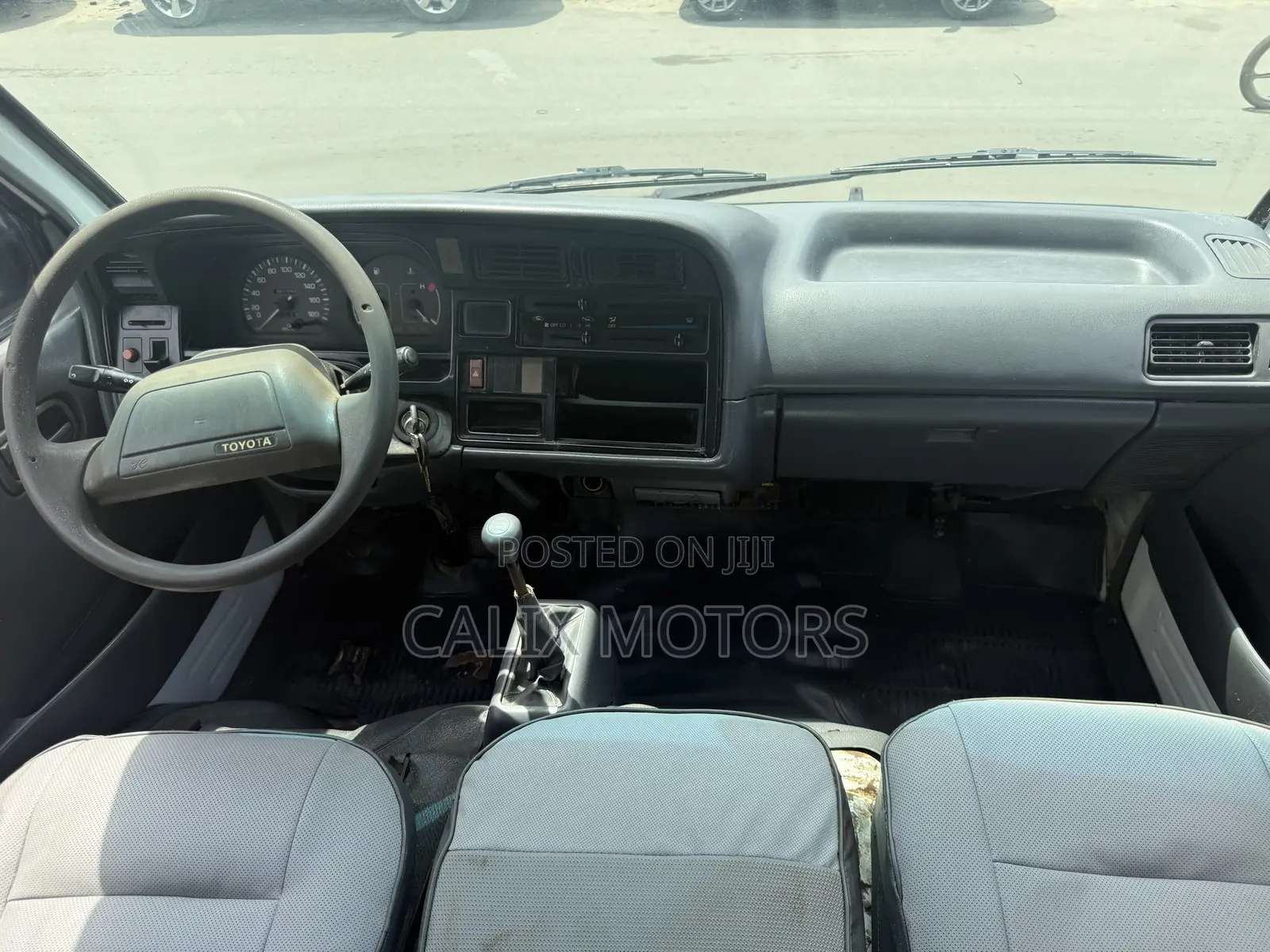 Toyota HiAce 2007 White