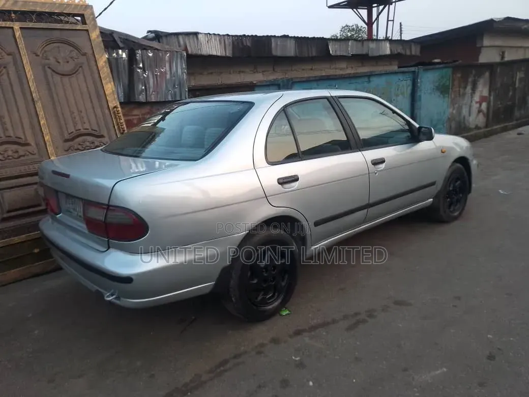 Nissan Almera 1997 Silver
