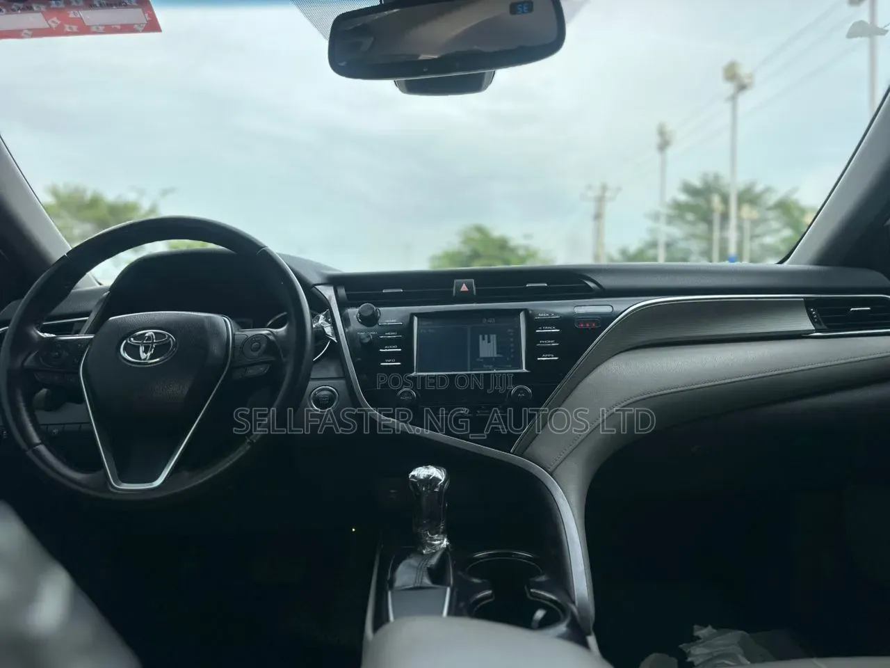 Toyota Camry 2018 Green