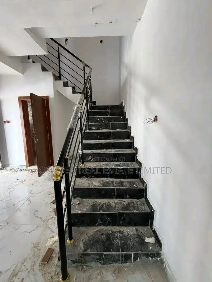 4bdrm Duplex in Lekki Phase 1 for sale