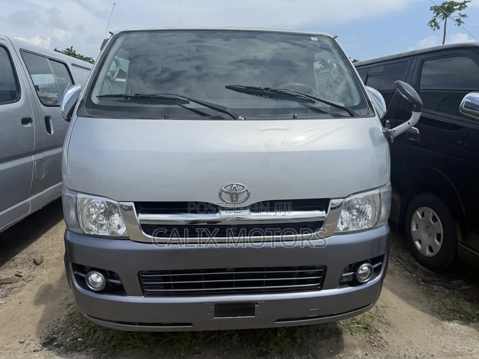 Toyota HiAce 2014 Silver