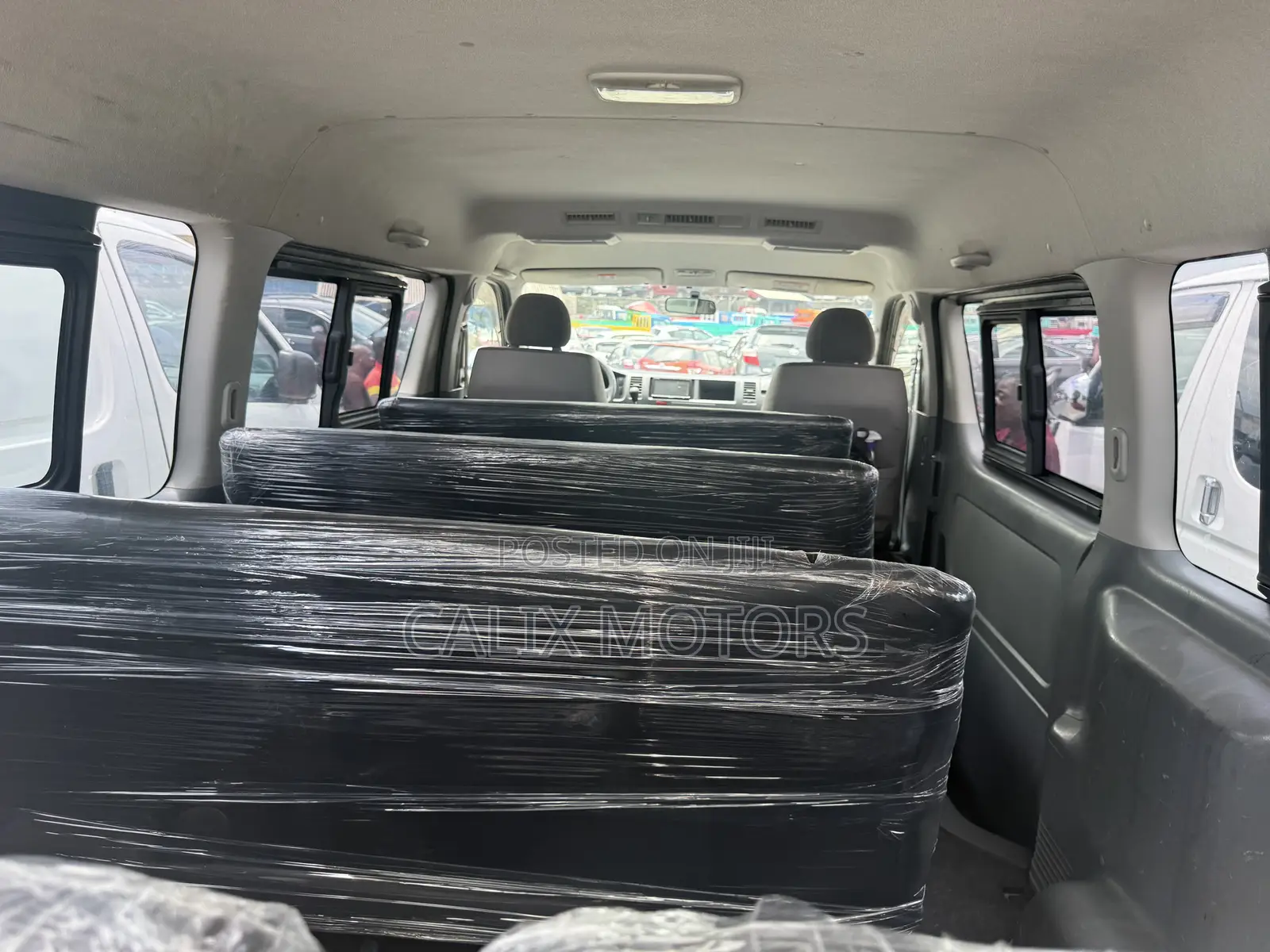 Toyota HiAce 2015 White