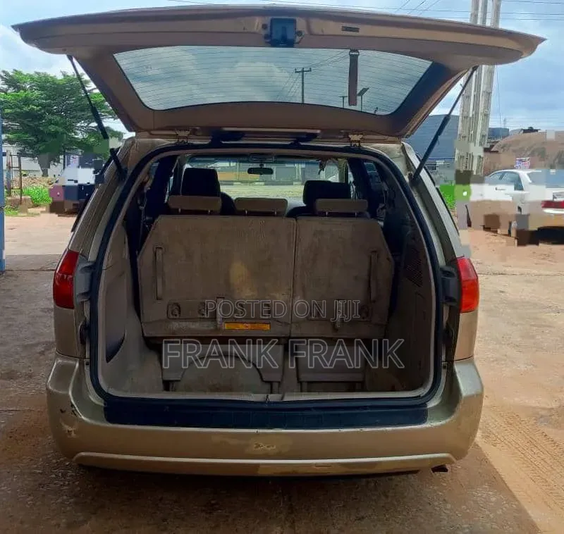 Toyota Sienna 2008 Gold