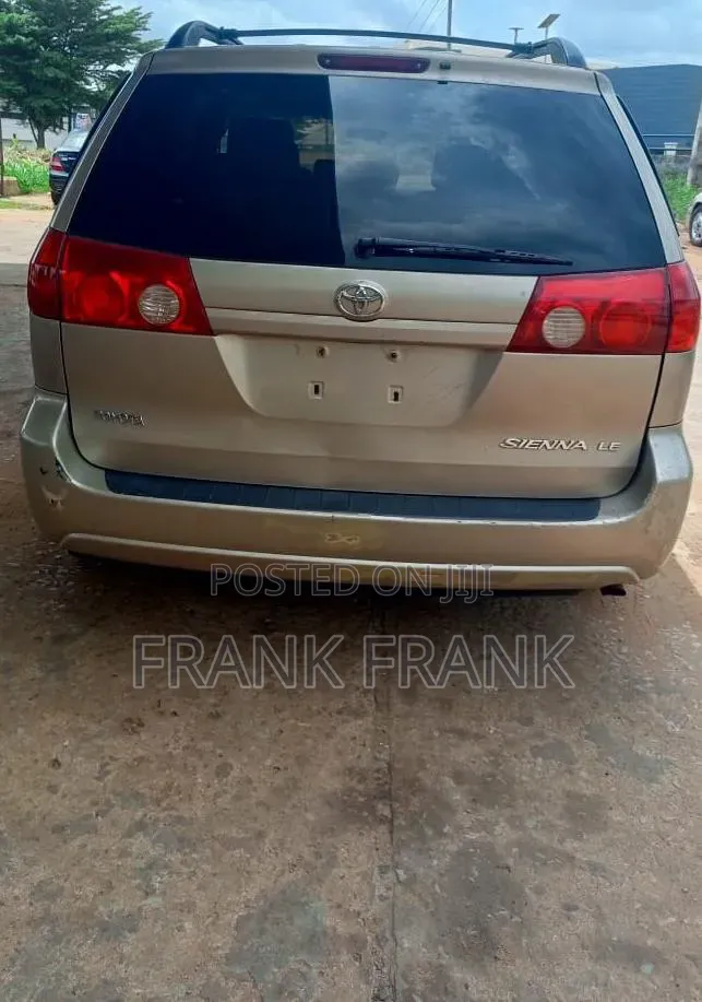 Toyota Sienna 2008 Gold