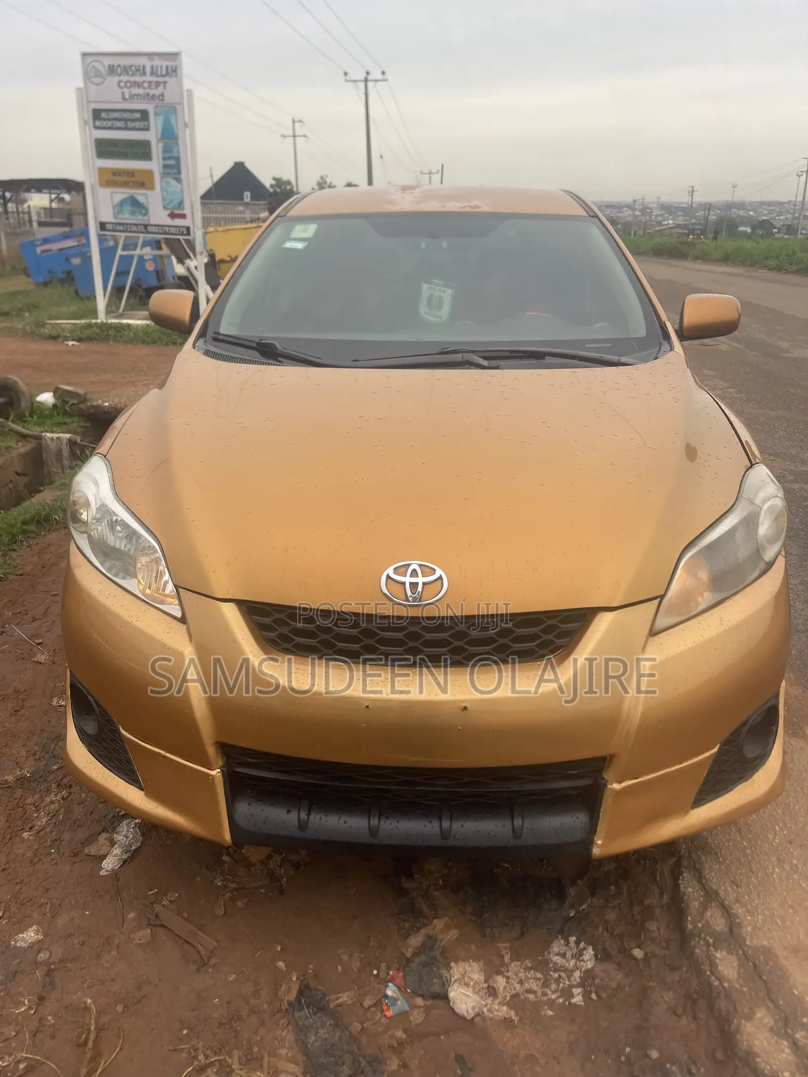 Toyota Matrix Hatchback FWD (1.8L 4cyl 5M) 2010 Gold