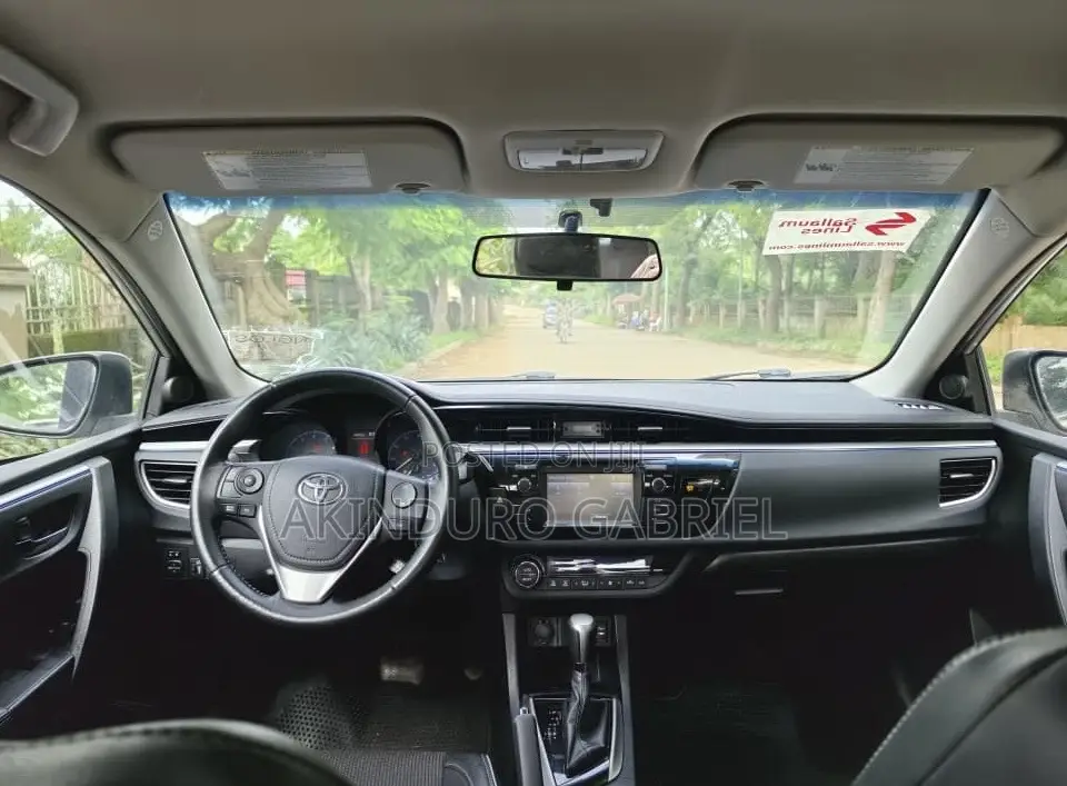 Toyota Corolla S Plus 4dr Sedan (1.8L 4cyl 6M) 2015 Silver