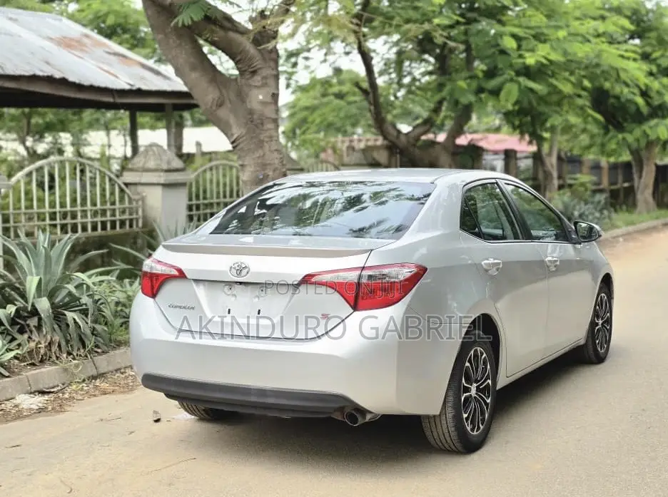 Toyota Corolla S Plus 4dr Sedan (1.8L 4cyl 6M) 2015 Silver