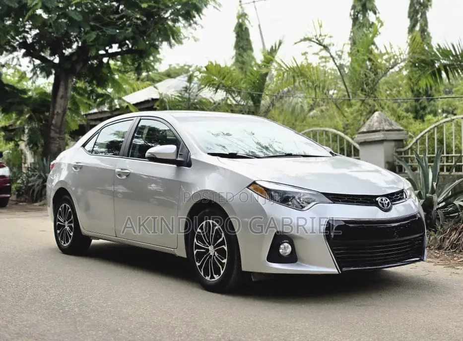 Toyota Corolla S Plus 4dr Sedan (1.8L 4cyl 6M) 2015 Silver