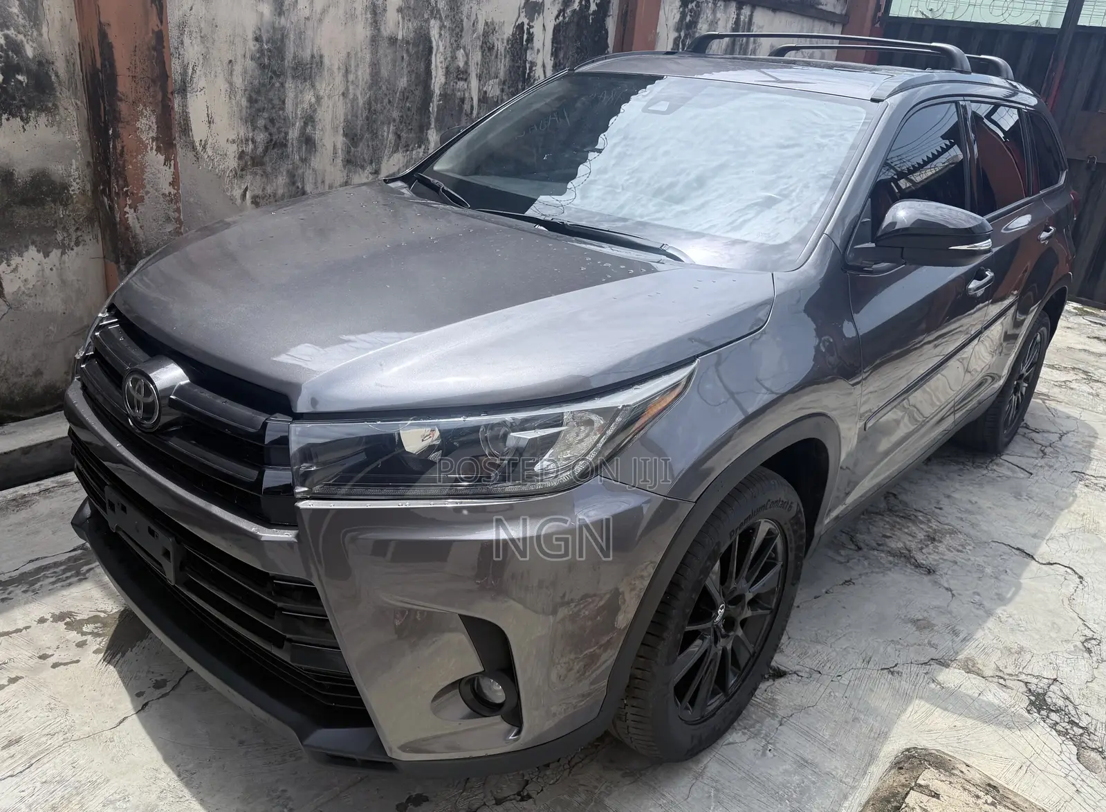 Toyota Highlander SE 2019 Gray