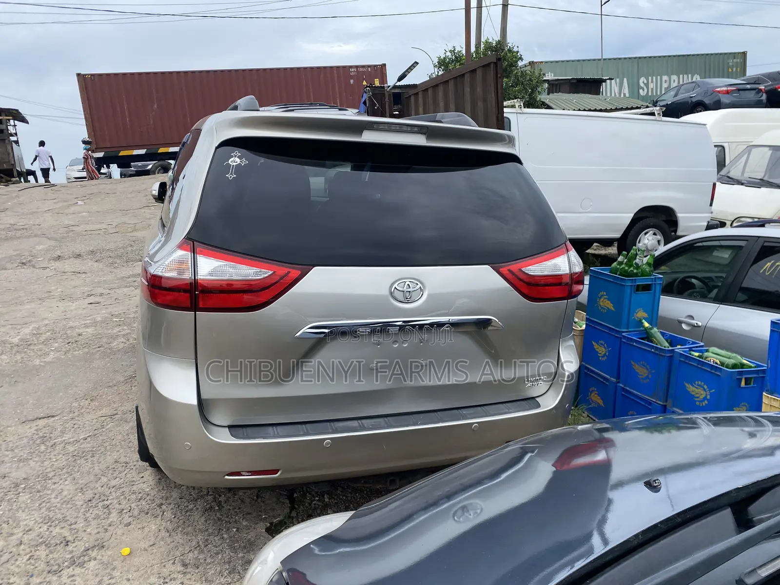 Toyota Sienna 2015 Gold