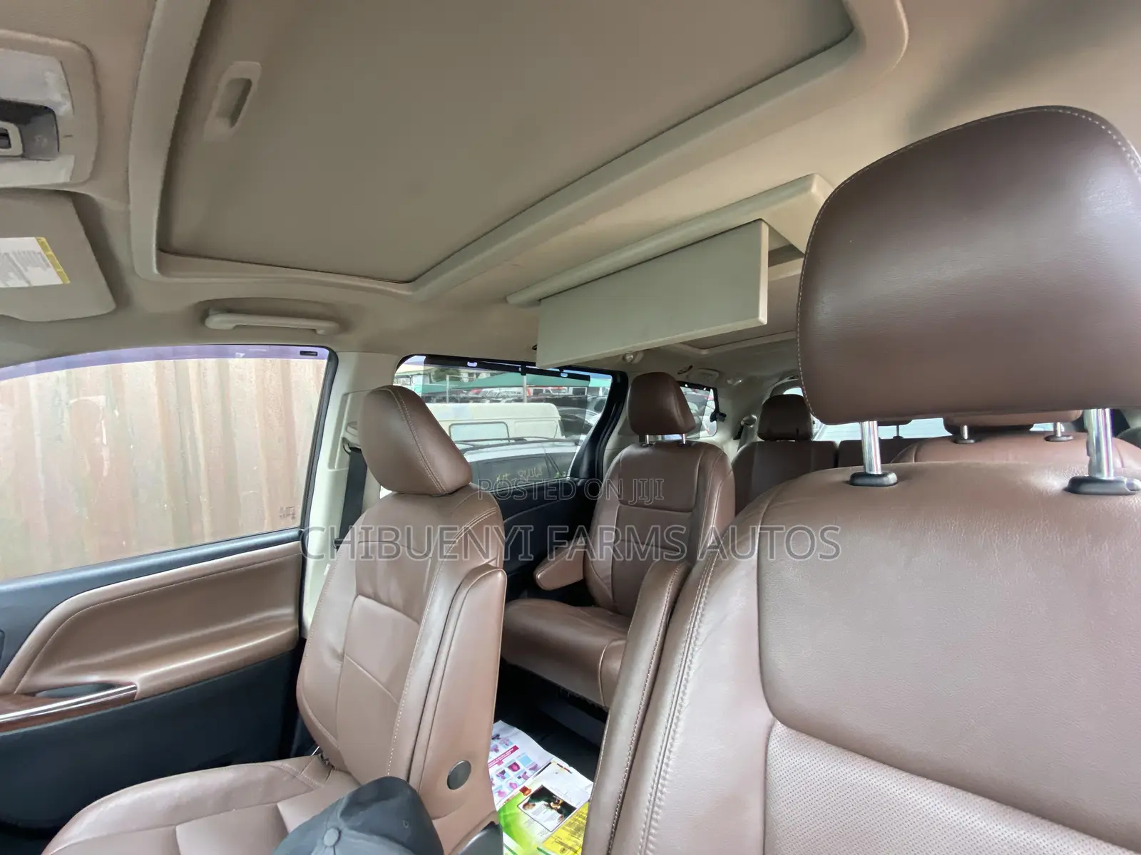 Toyota Sienna 2015 Gold