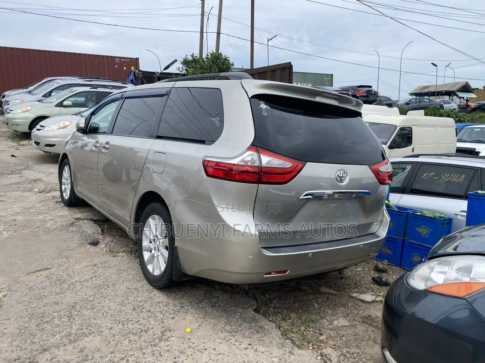 Toyota Sienna 2015 Gold