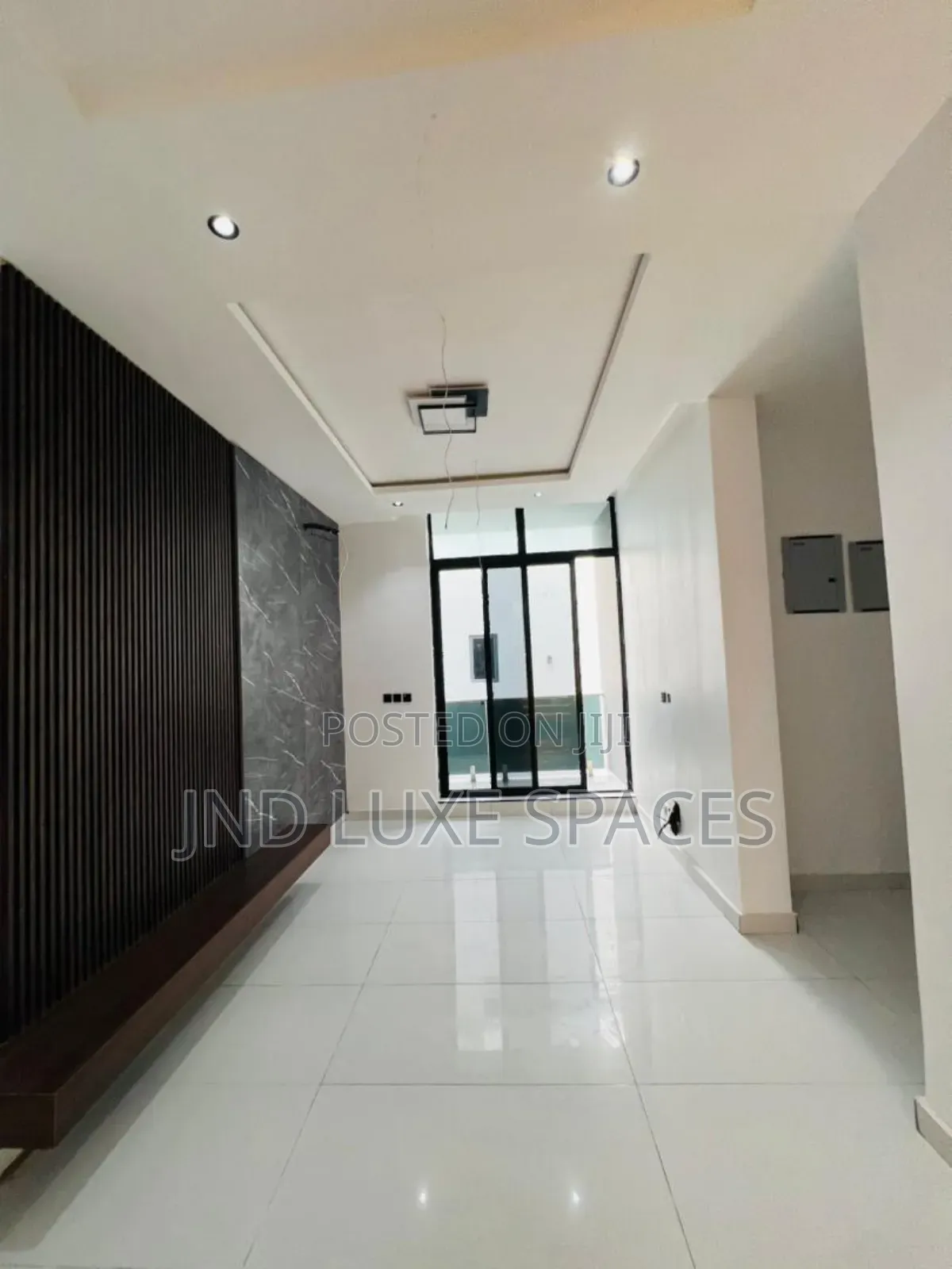 5bdrm Duplex in Ikota for sale