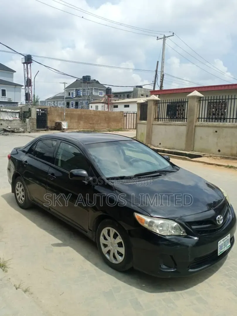 Toyota Corolla 2011 Black