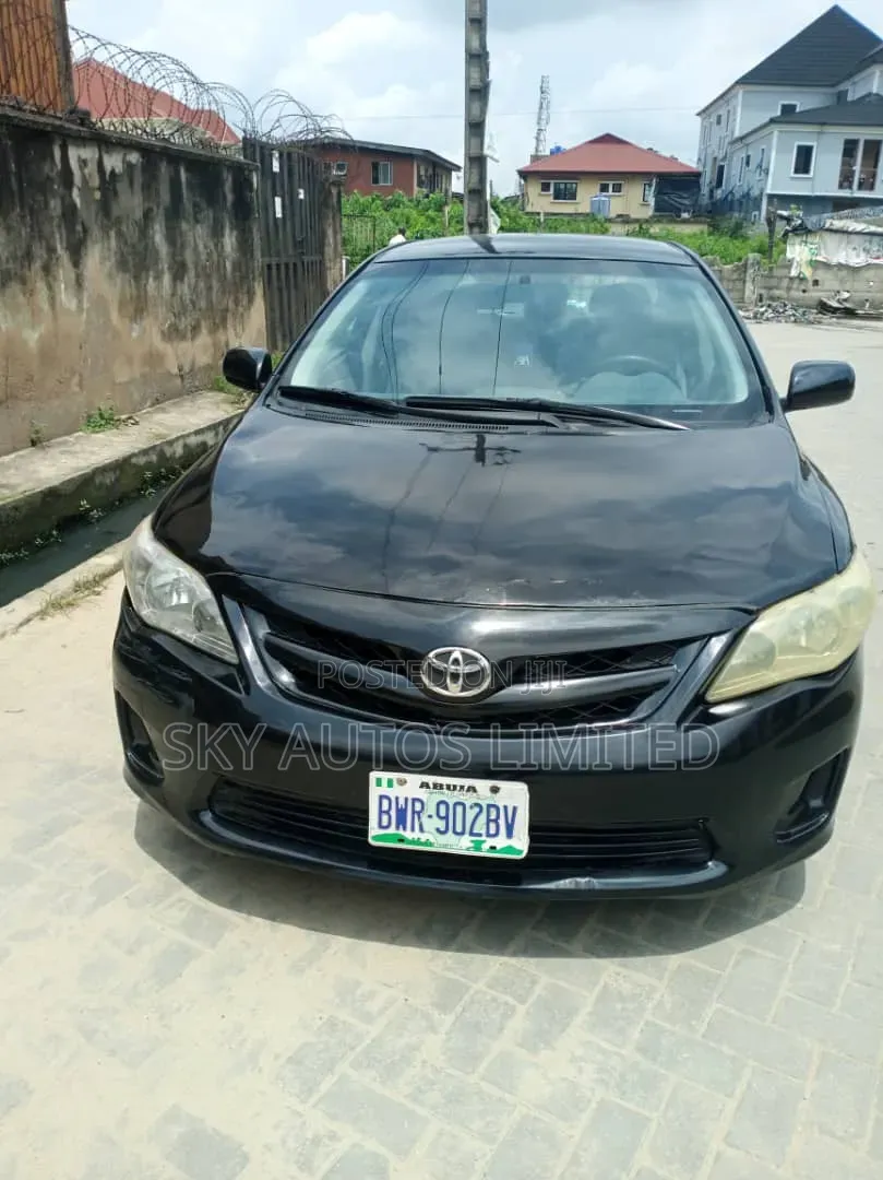 Toyota Corolla 2011 Black