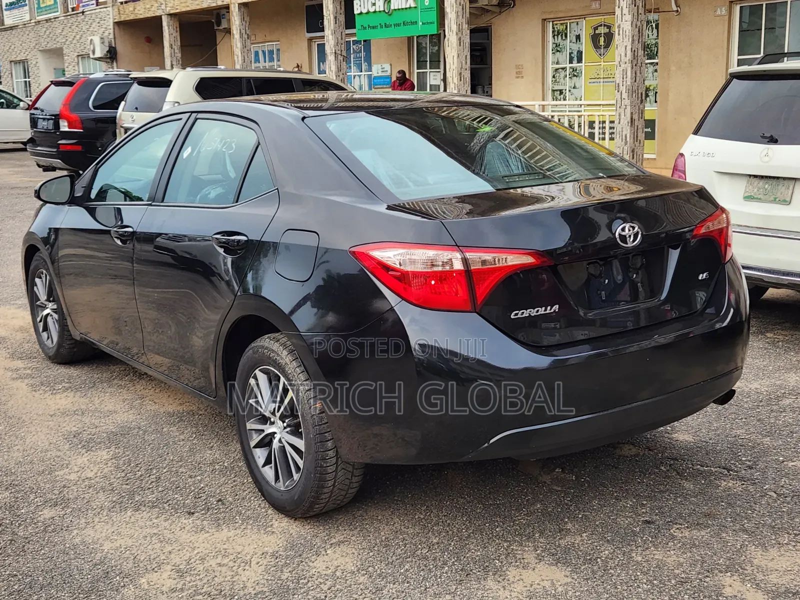 Toyota Corolla LE (1.8L 4cyl 2A) 2018 Black