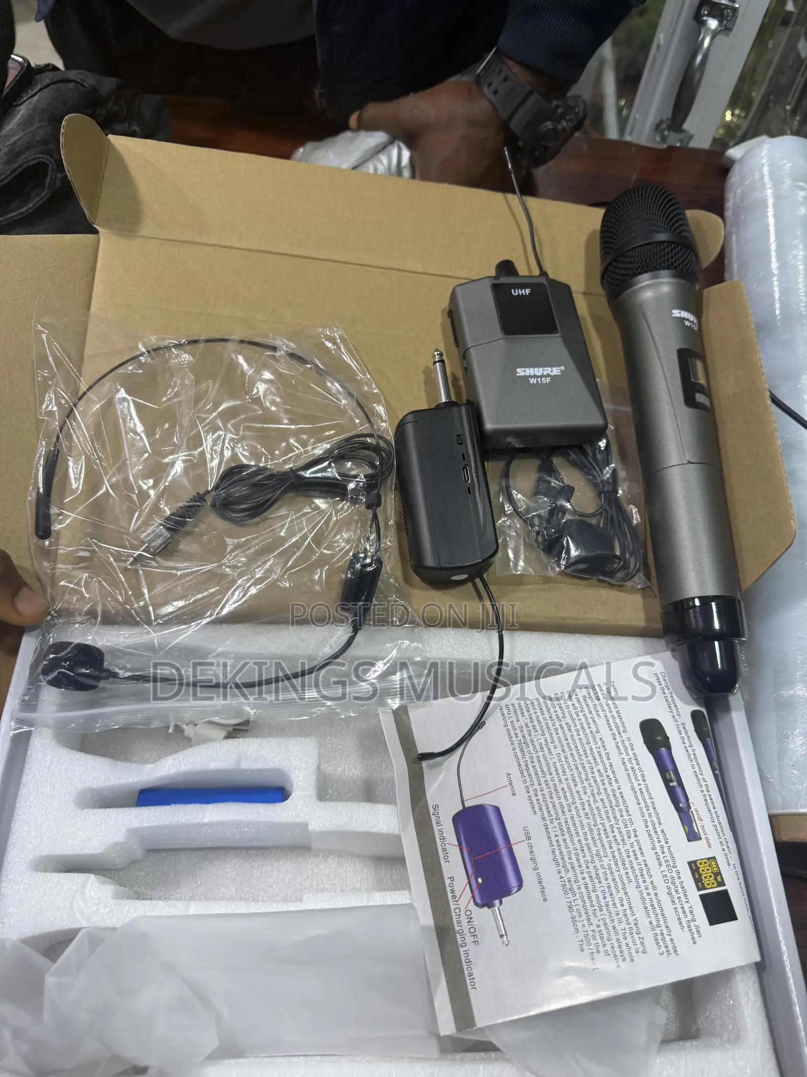 Headset Microphone With Lapel Microphone and Handheld Microphone