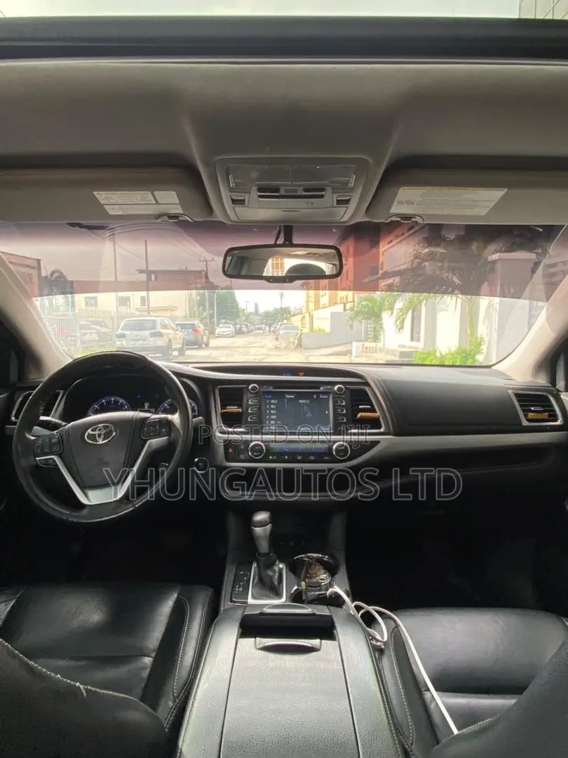 Toyota Highlander XLE V6 4x4 (3.5L 6cyl 6A) 2016 Burgundy
