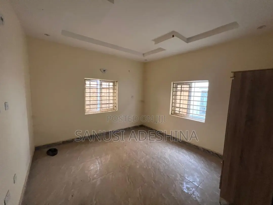 3bdrm Block of Flats in Gwarimpa Estate By, Gwarinpa for rent