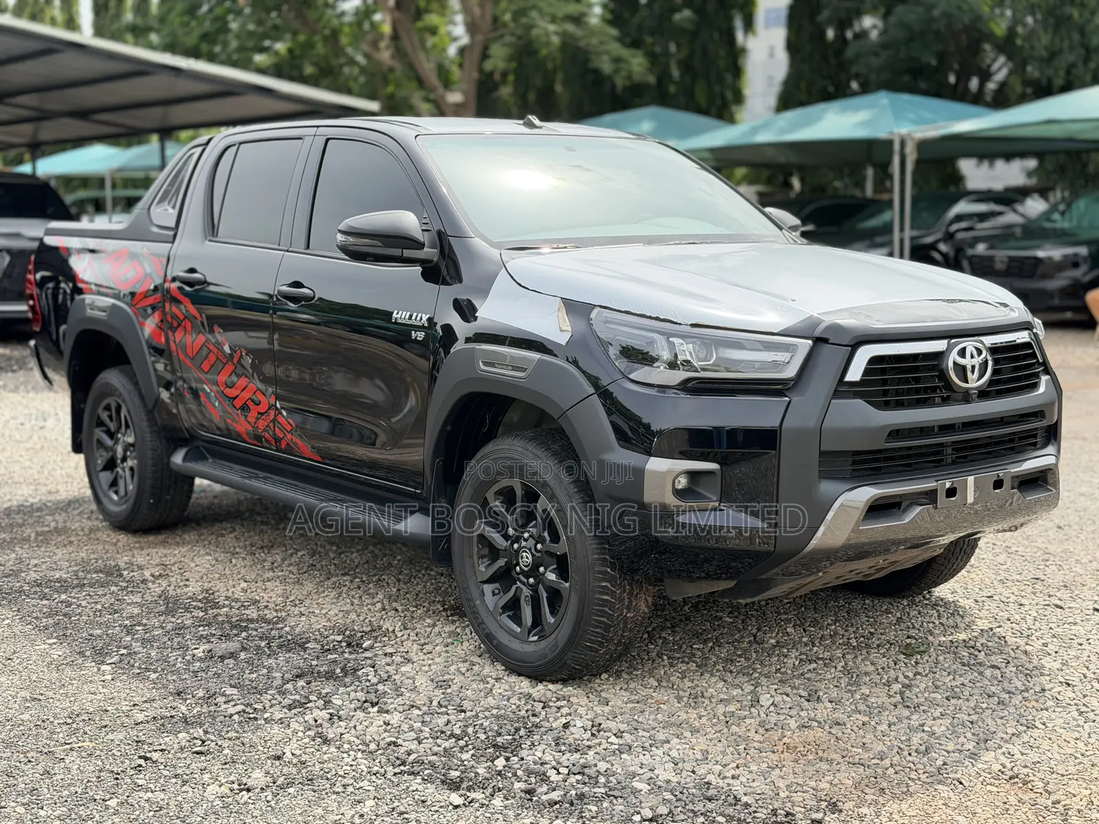 New Toyota Hilux 2025 Black
