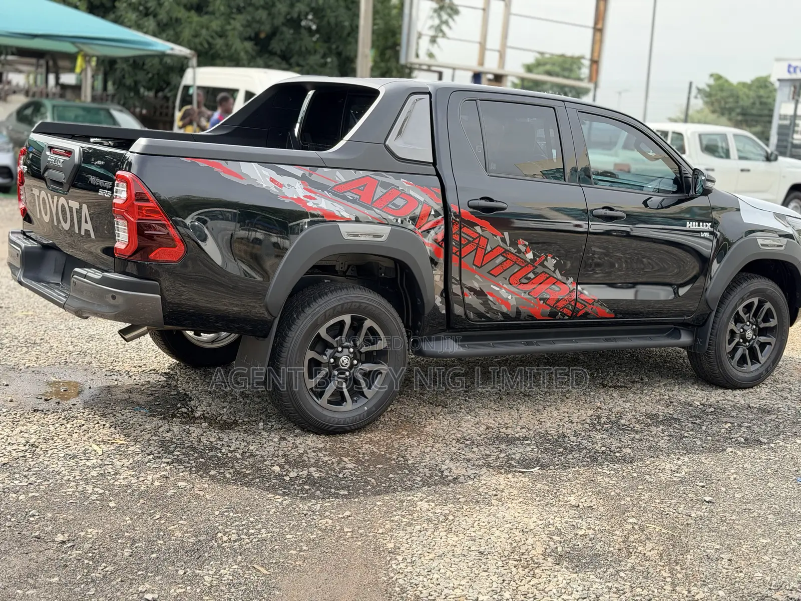 New Toyota Hilux 2025 Black