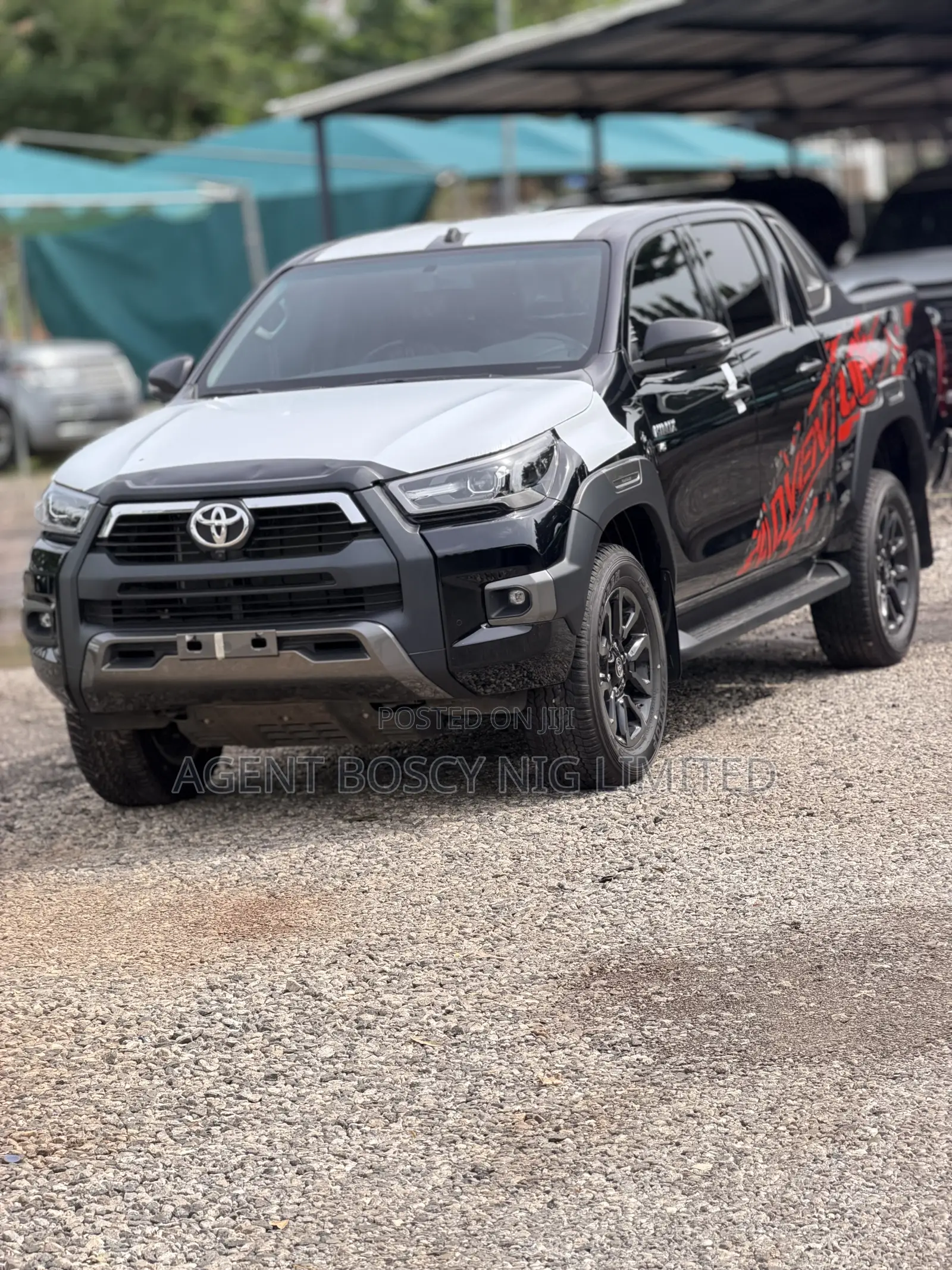 New Toyota Hilux 2025 Black