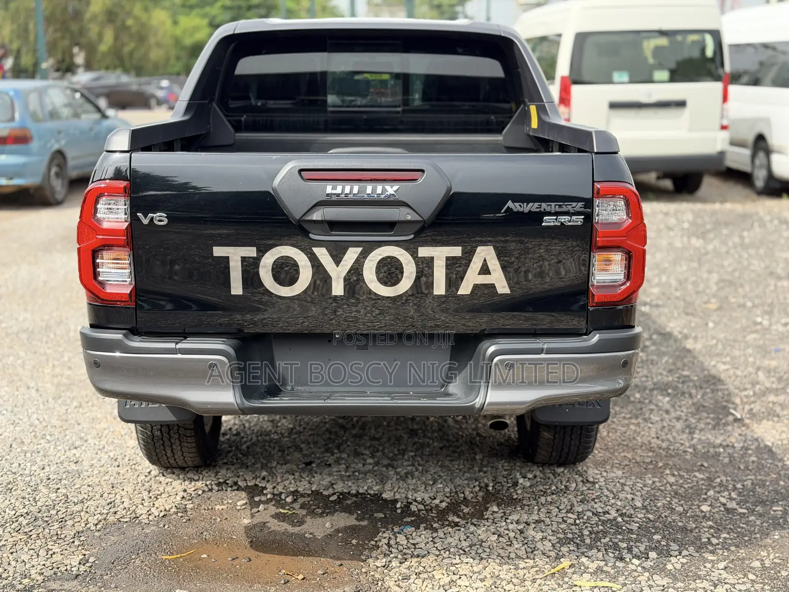 New Toyota Hilux 2025 Black