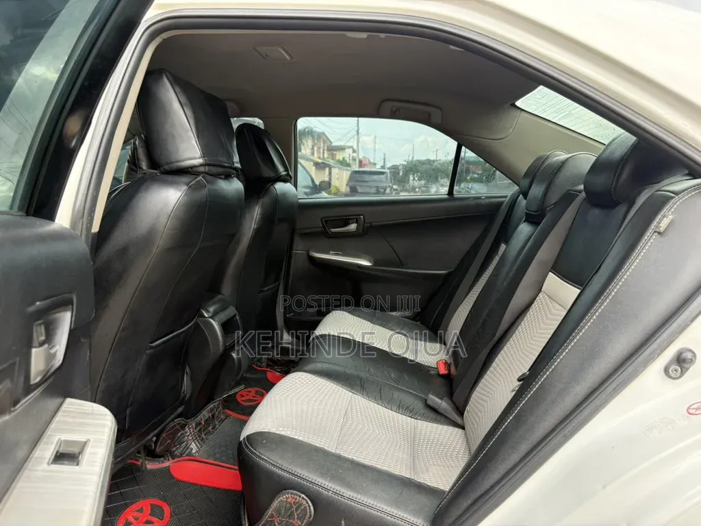 Toyota Camry SE 4dr Sedan (2.5L 4cyl 6A) 2014 White