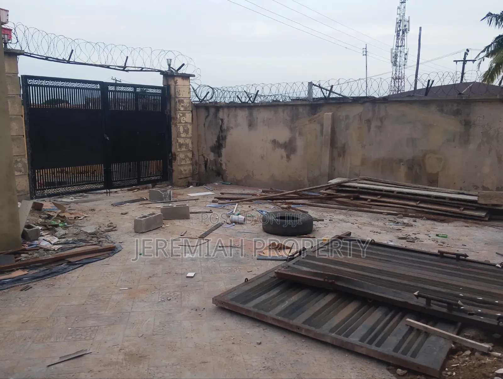 4bdrm Duplex in United Estate, Berger for sale