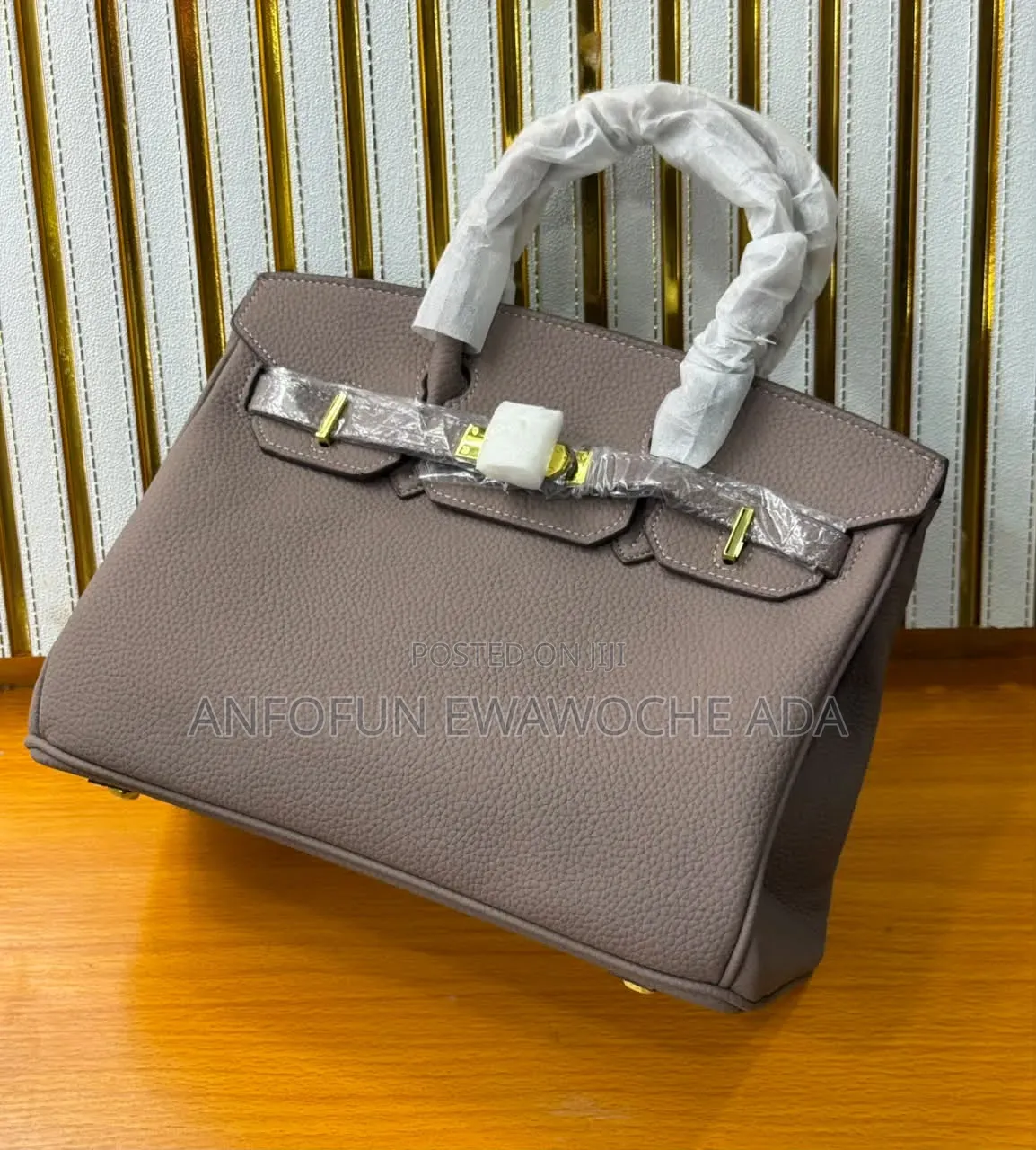 Quality Hermes 
Hand Bag