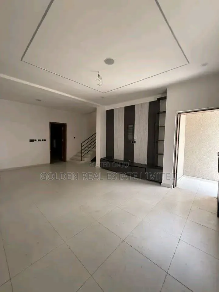 4bdrm Duplex in Lekki Phase 1 for sale