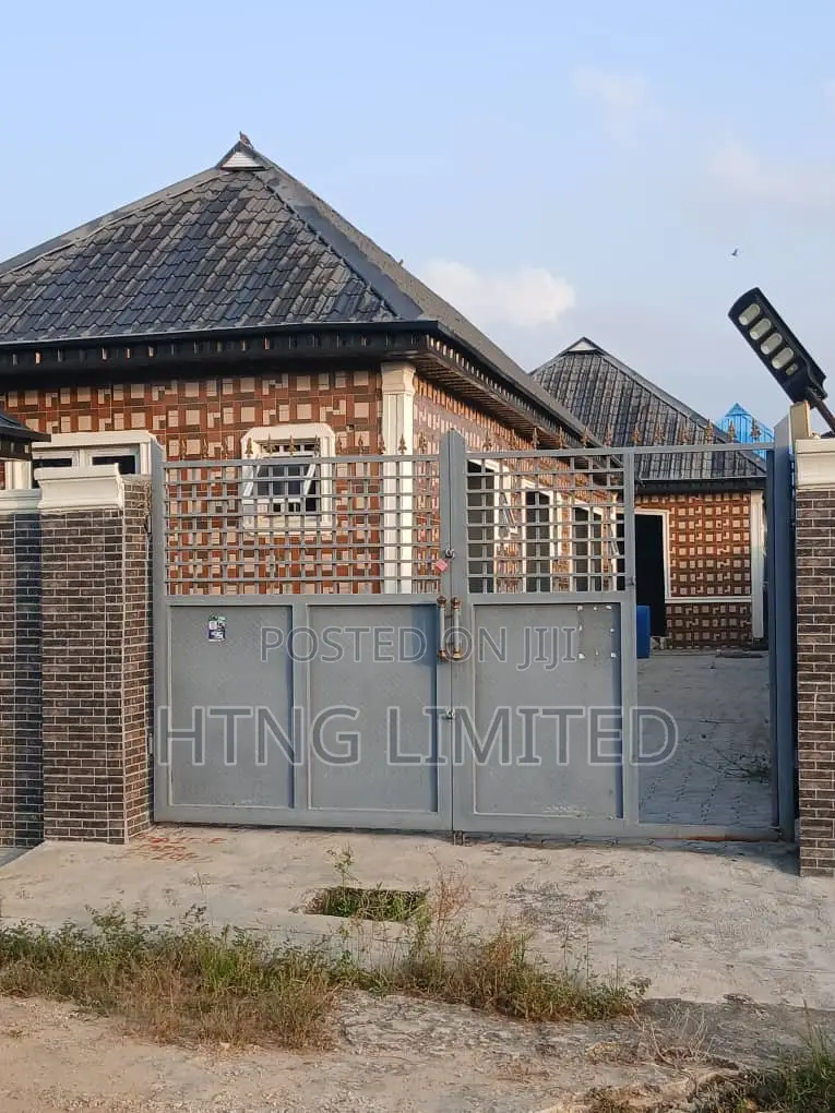 3bdrm Bungalow in Oreta, Igbogbo for sale