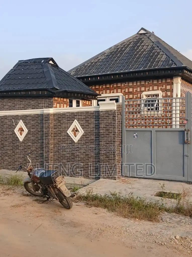 3bdrm Bungalow in Oreta, Igbogbo for sale