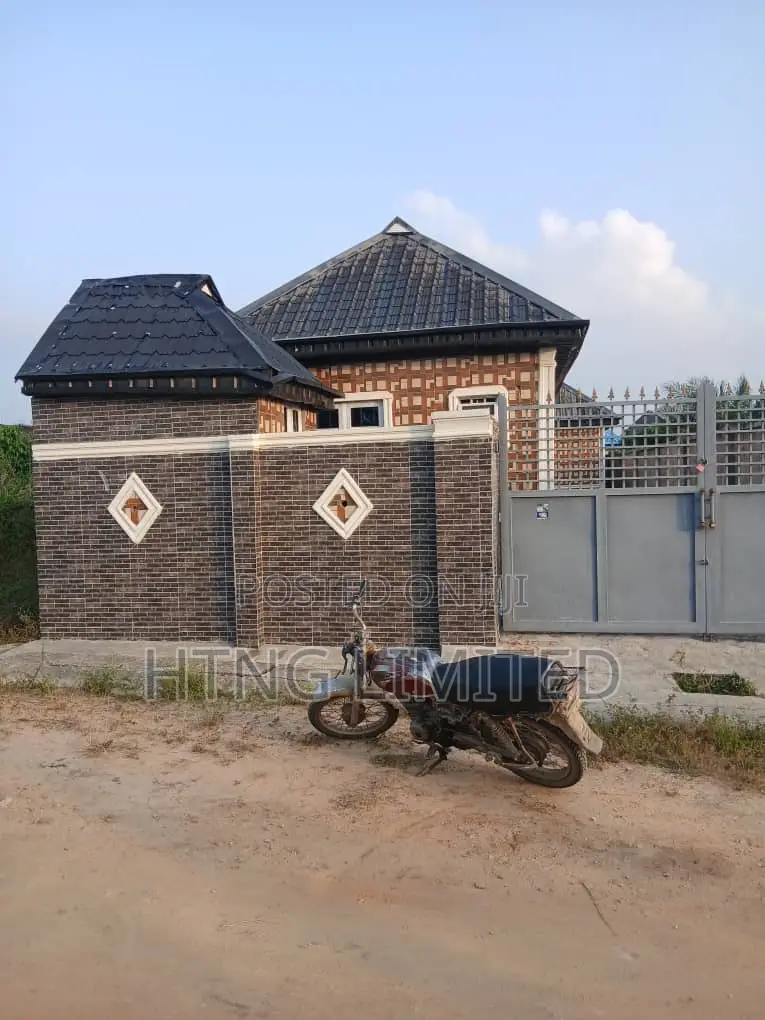 3bdrm Bungalow in Oreta, Igbogbo for sale