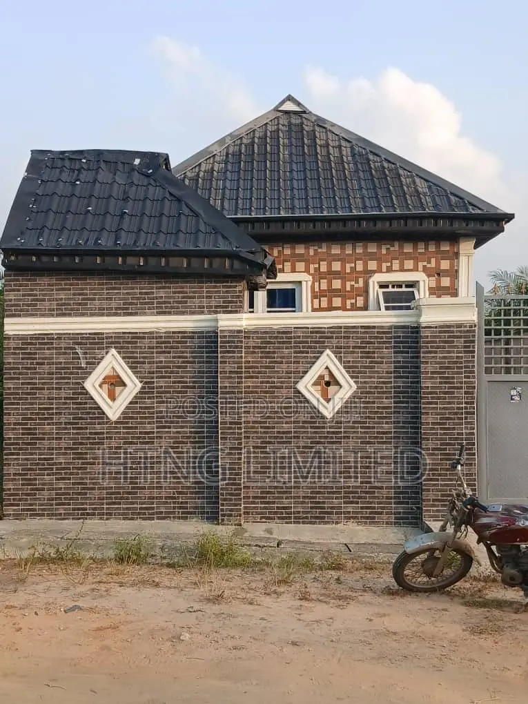 3bdrm Bungalow in Oreta, Igbogbo for sale