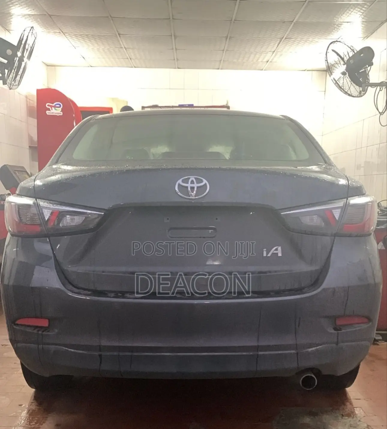 Toyota Yaris 2017 Gray
