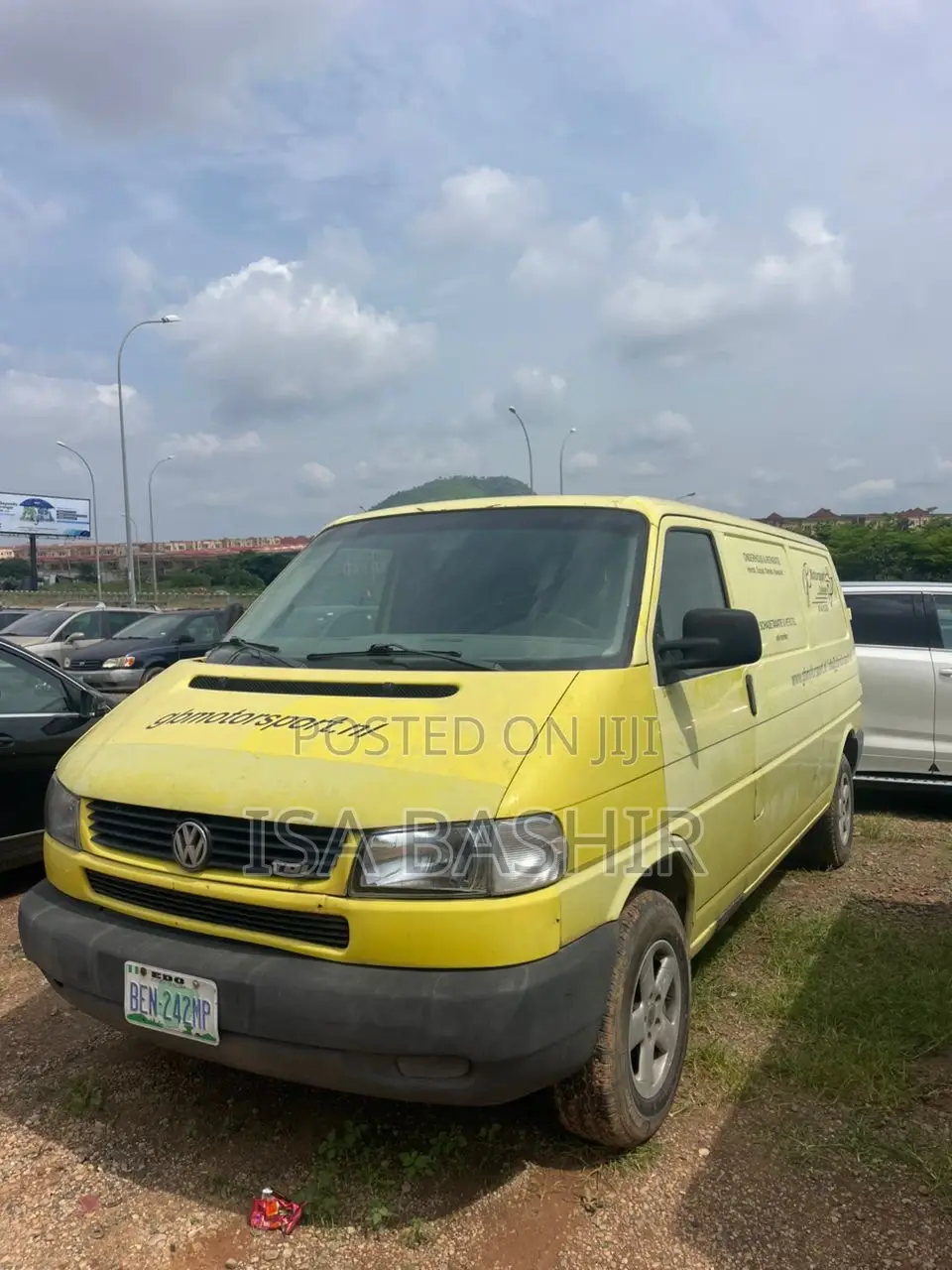 Volkswagen Transporter 2000 Yellow