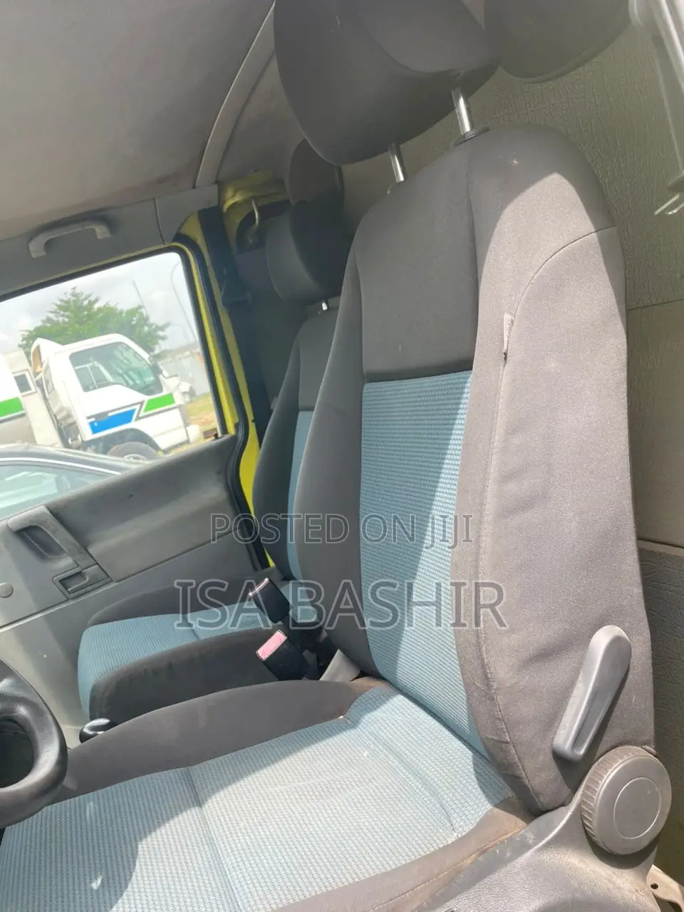 Volkswagen Transporter 2000 Yellow