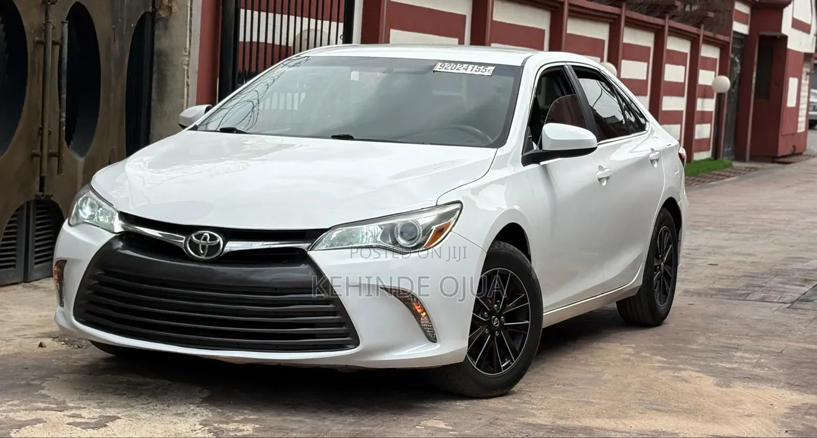 Toyota Camry SE 4dr Sedan (2.5L 4cyl 6A) 2017 White