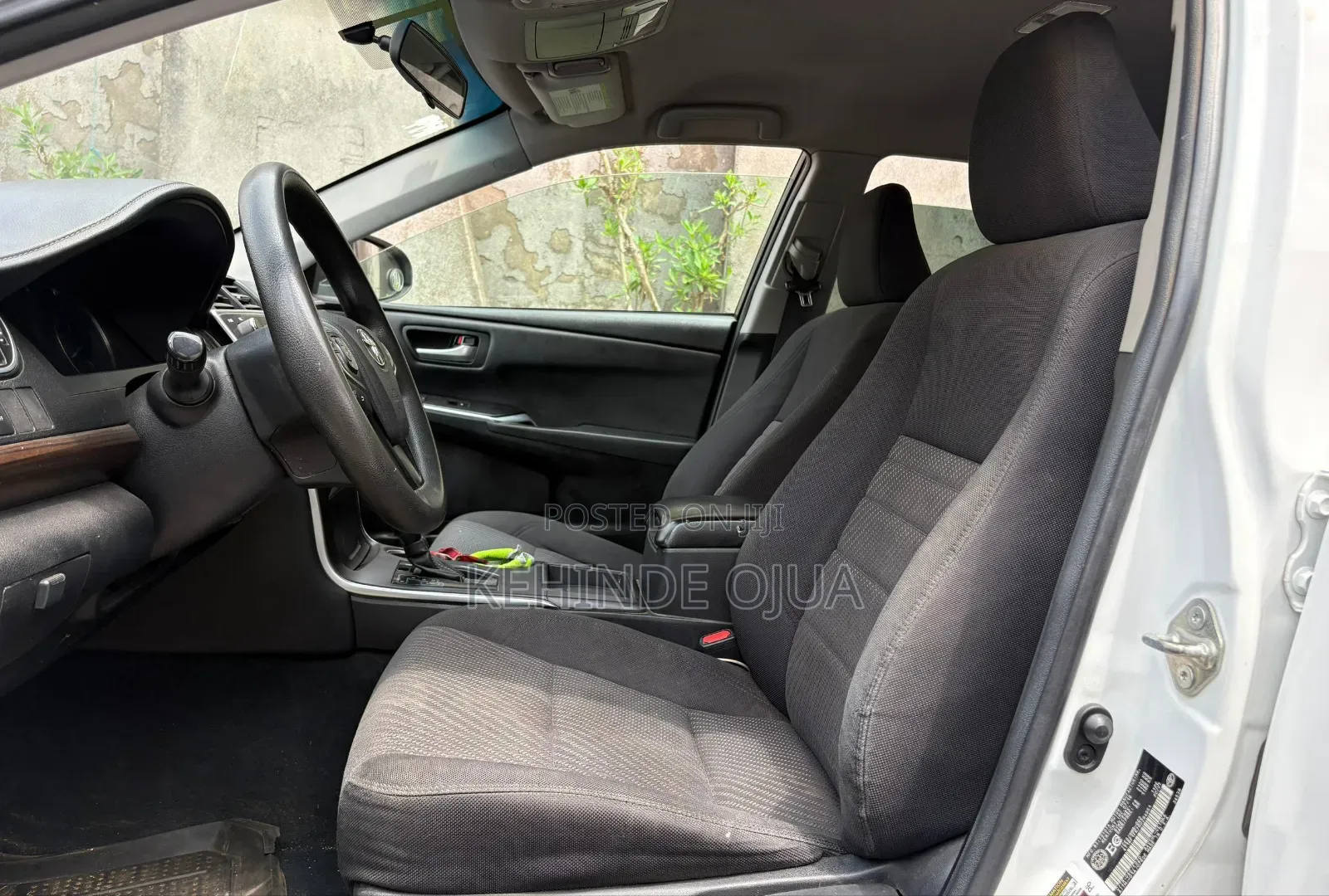 Toyota Camry SE 4dr Sedan (2.5L 4cyl 6A) 2017 White
