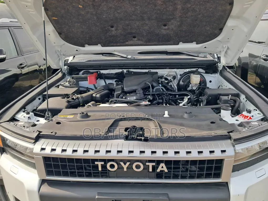 Toyota Land Cruiser 2025 White