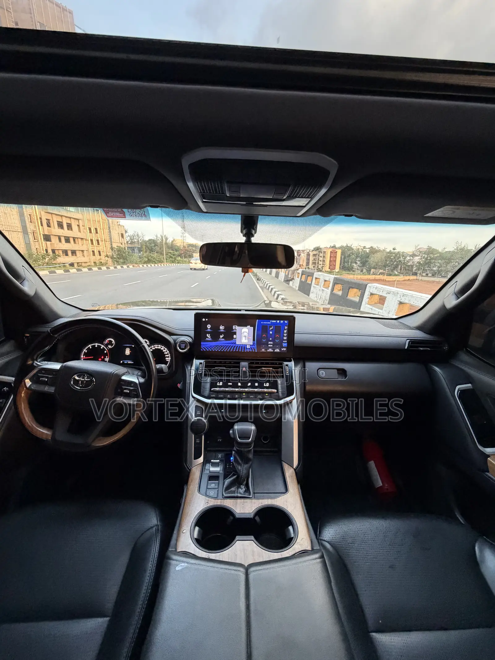 Toyota Land Cruiser LC300 2024 Black