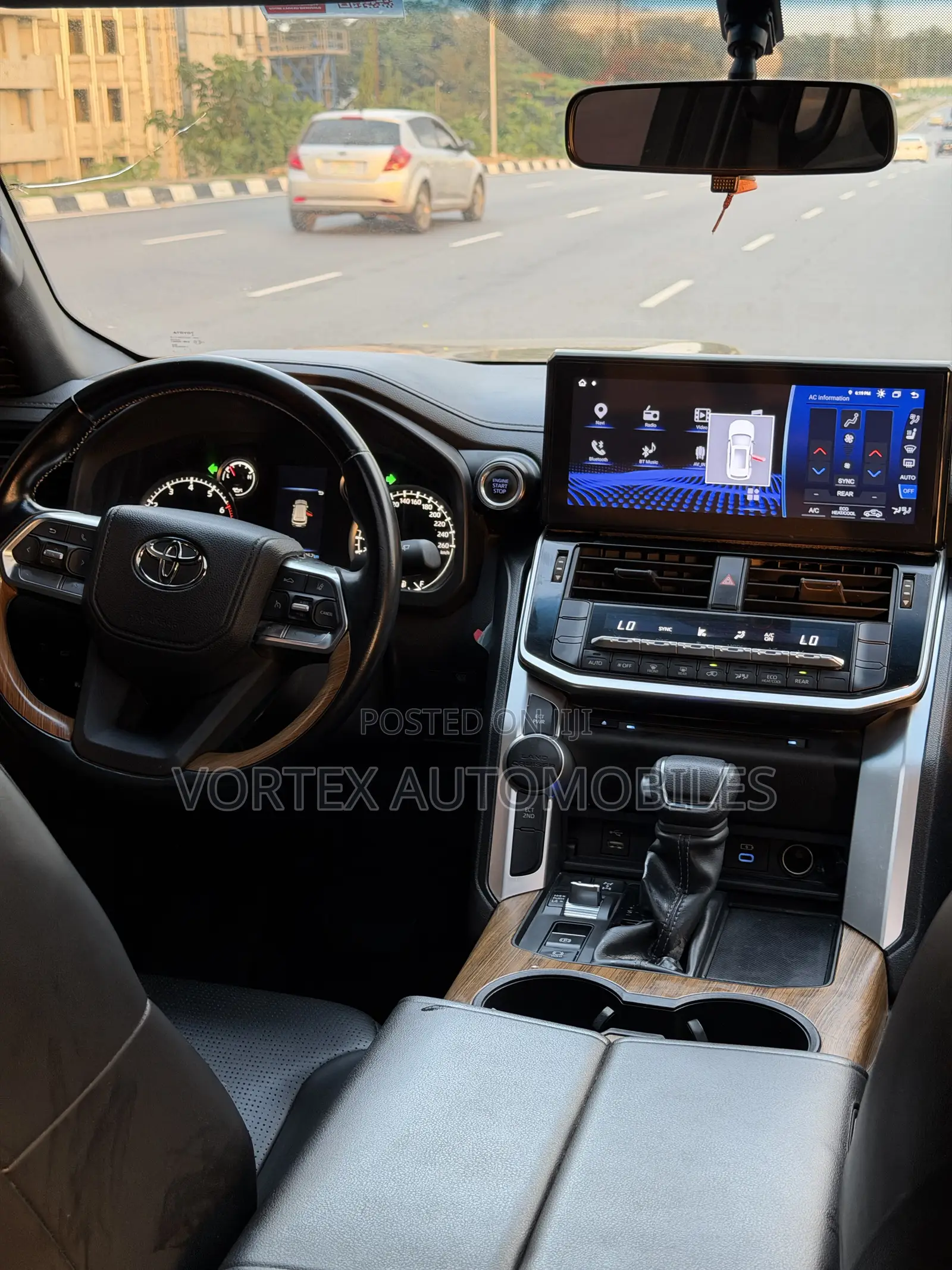 Toyota Land Cruiser LC300 2024 Black