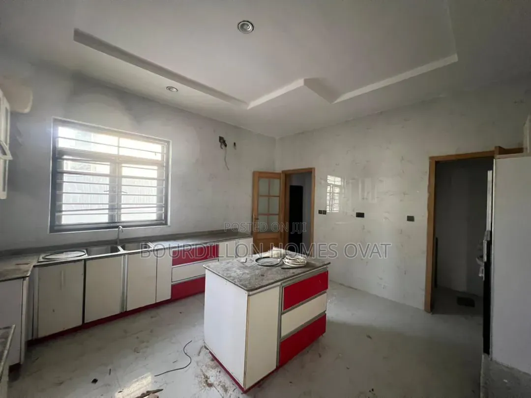 5bdrm Duplex in Chevron Drive Lekki for rent