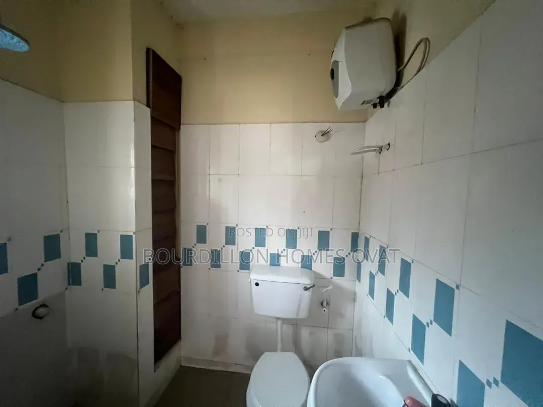 3bdrm Apartment in Ikota Villa Estate for rent
