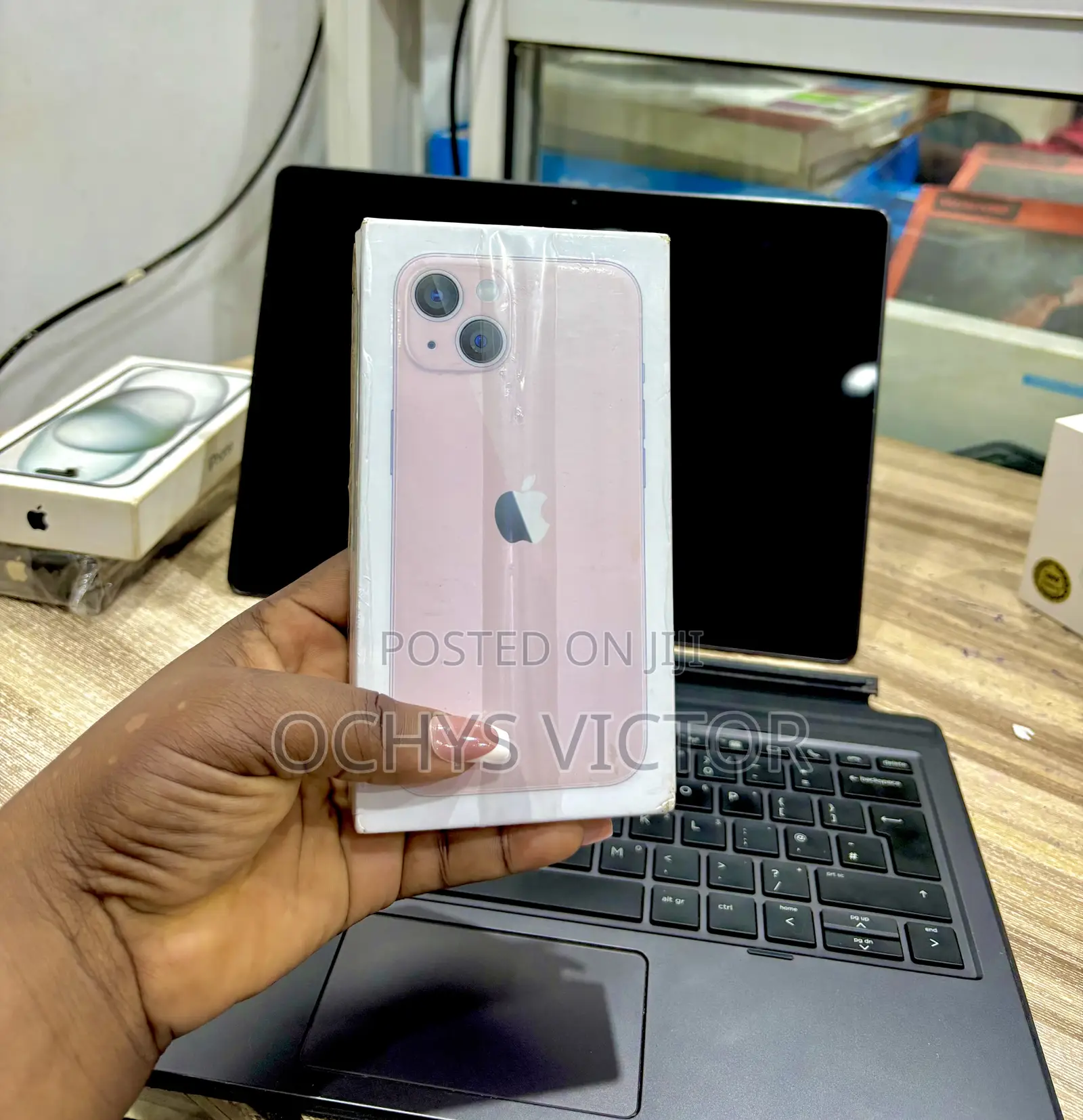 New Apple iPhone 13 128 GB Pink