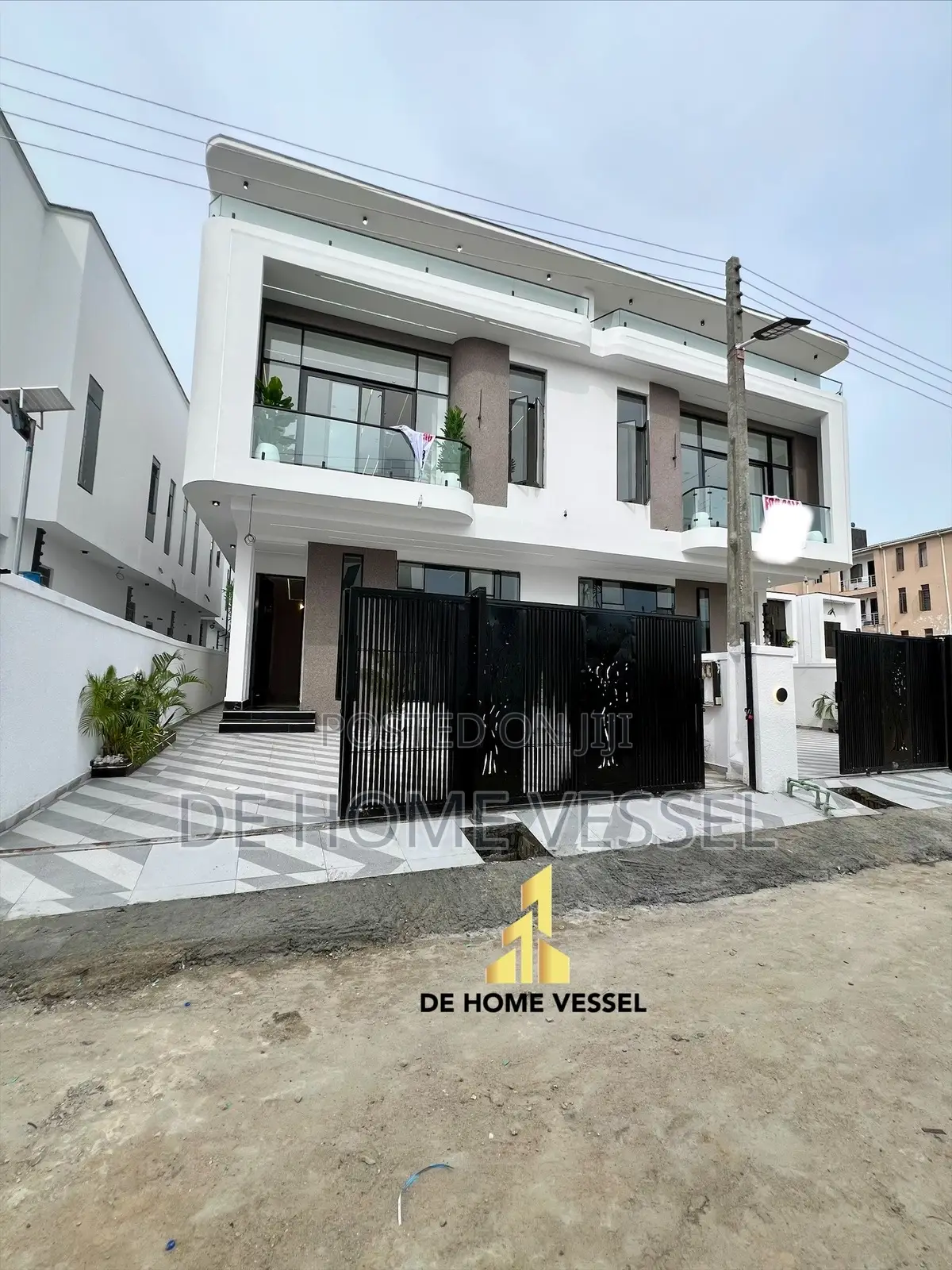 4bdrm Duplex in Ikota for sale