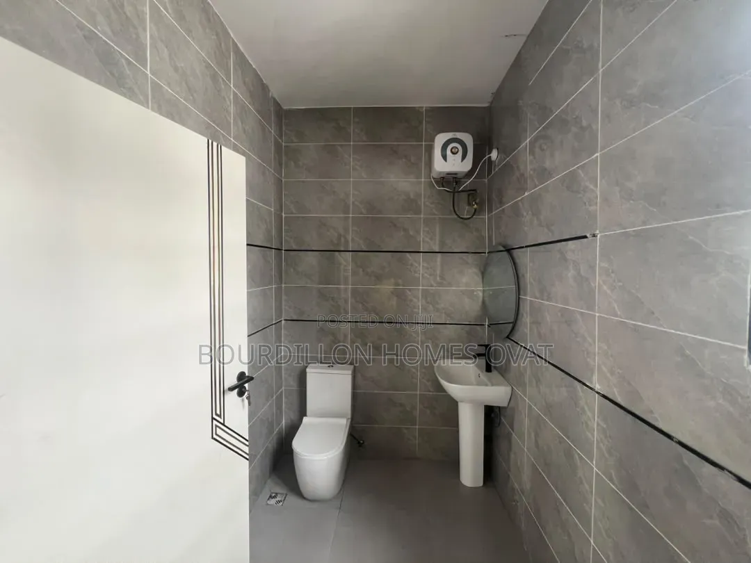 4bdrm Duplex in Lekki Scheme 2 for sale