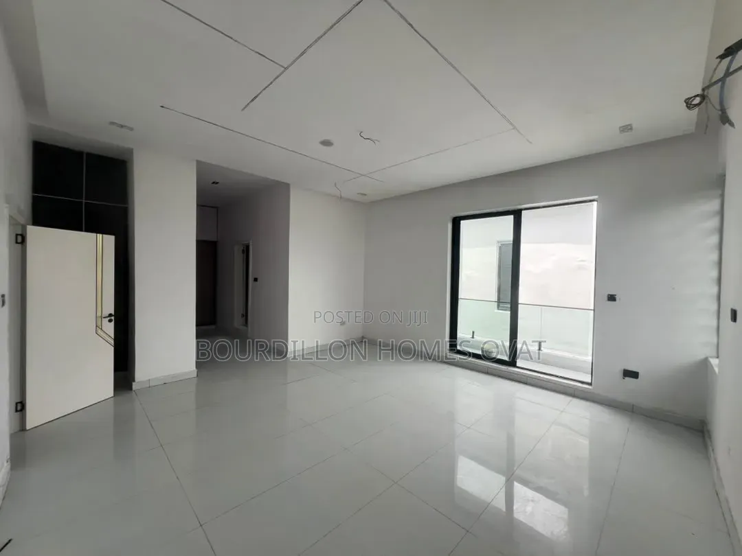 4bdrm Duplex in Lekki Scheme 2 for sale