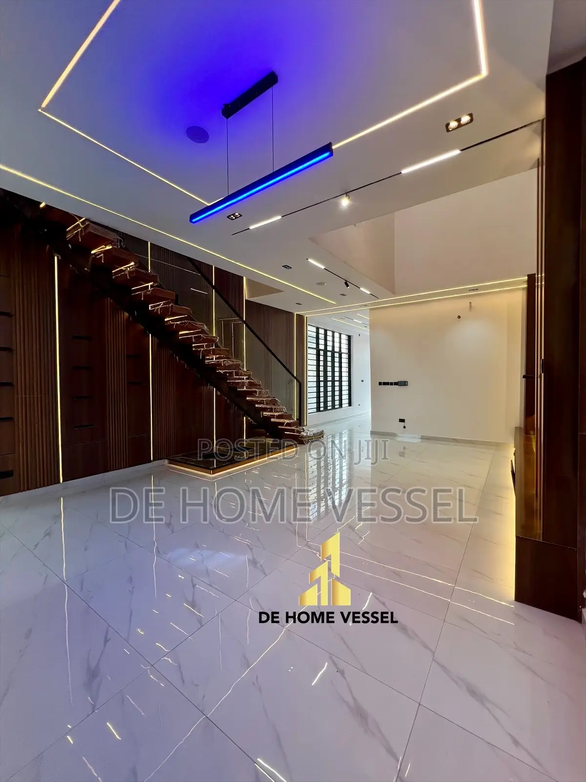 5bdrm Duplex in Ikota for sale